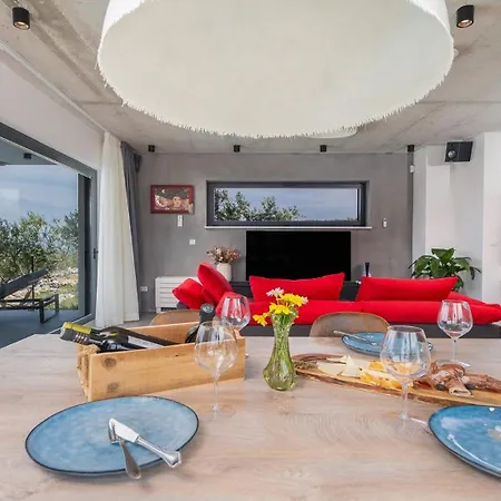 Modern On Island Hvar 别墅 *